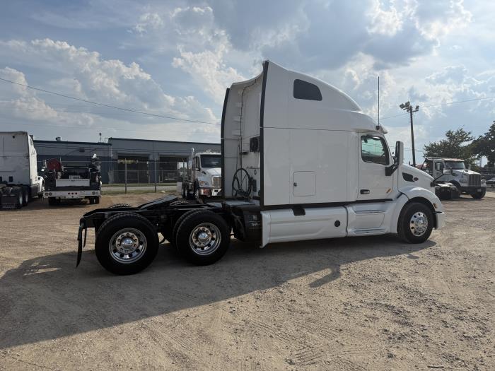 2022 Peterbilt 579-33