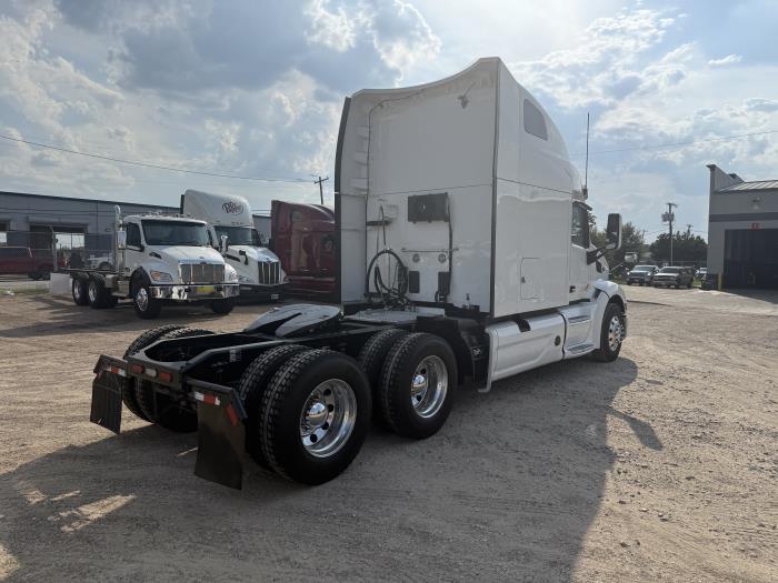 2022 Peterbilt 579-36