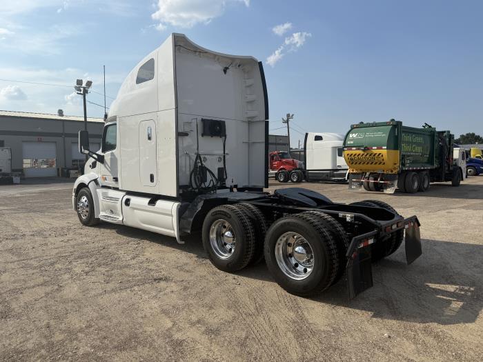2022 Peterbilt 579-43