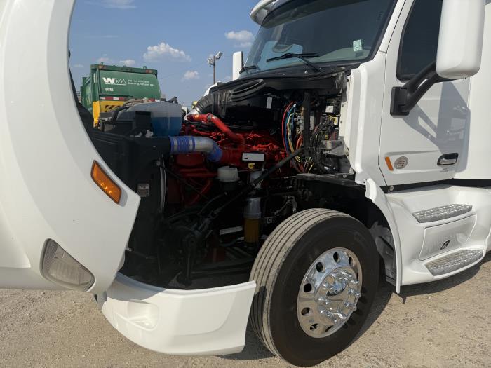 2022 Peterbilt 579-48