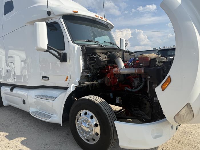 2022 Peterbilt 579-49