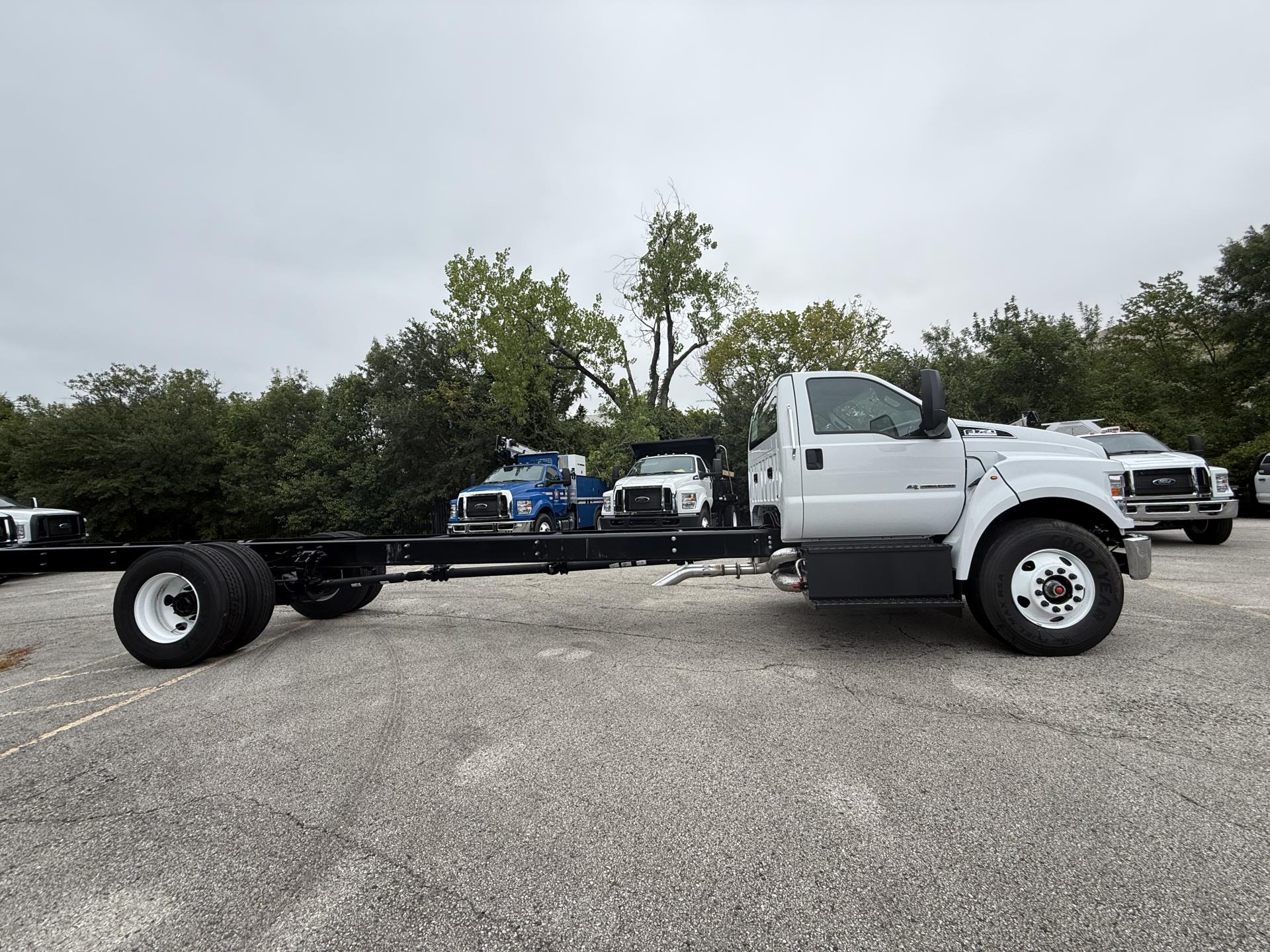 2026 Ford F-750 Regular Cab DRW 4x2 Cab Chassis for sale #1952243 - photo 6