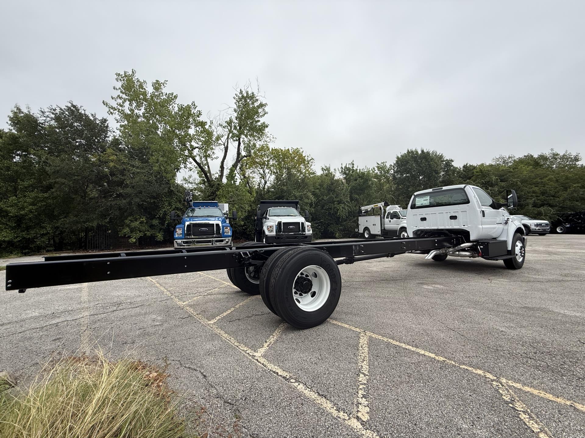 2026 Ford F-750 Regular Cab DRW 4x2 Cab Chassis for sale #1952243 - photo 7