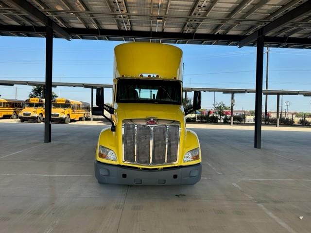2021 Peterbilt 579-8
