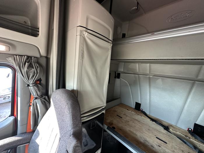 2021 Peterbilt 579-19