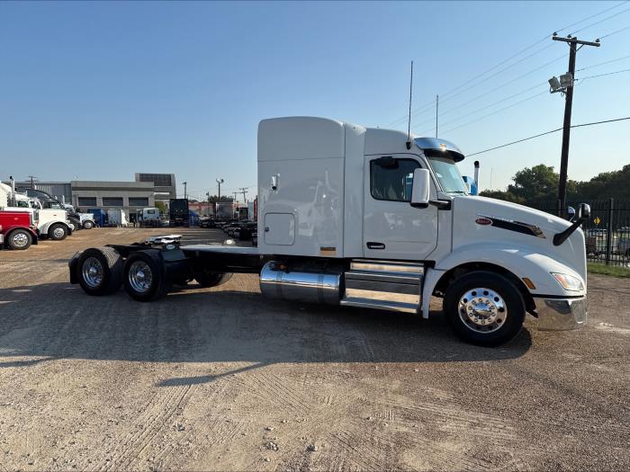 2023 Peterbilt 579 photo 4