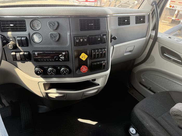 2021 Peterbilt 579-3