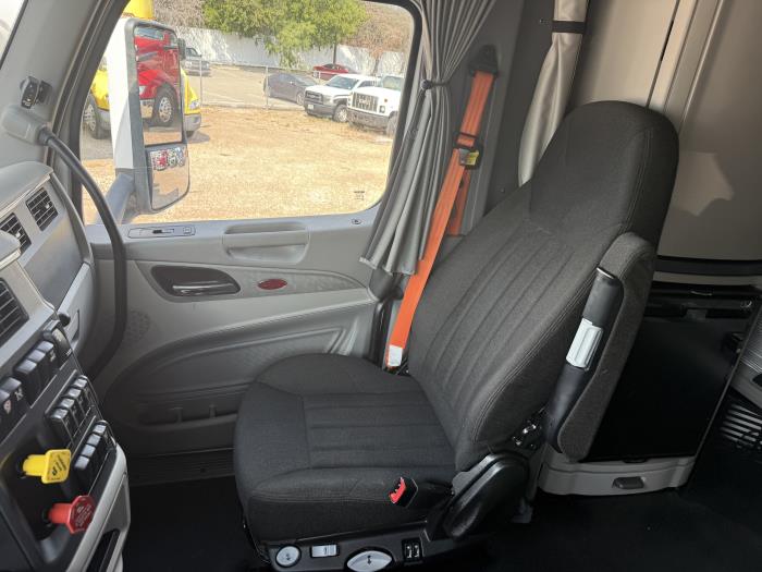 2021 Peterbilt 579-4