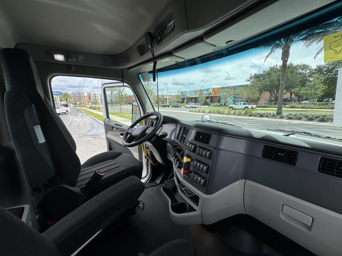 2026 Peterbilt 567-12