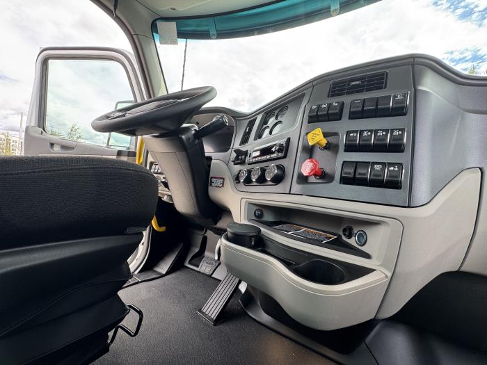 2026 Peterbilt 567-13