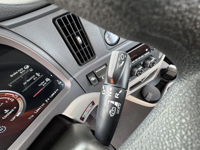 2026 Peterbilt 567-20