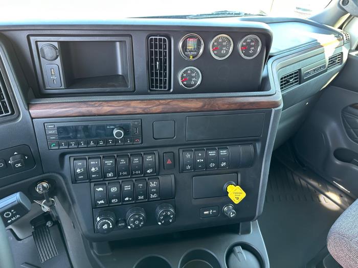 2026 International HX620-9