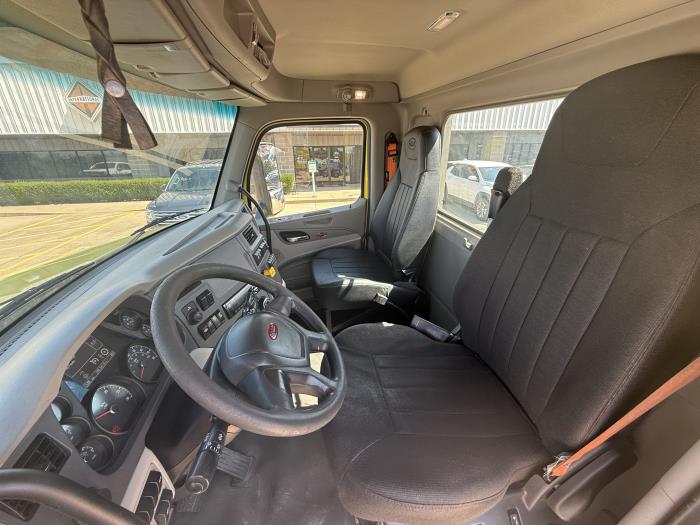 2021 Peterbilt 579-9