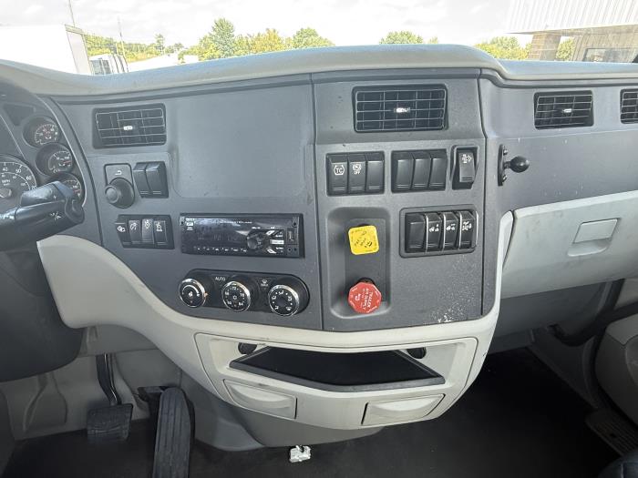 2021 Peterbilt 579-12