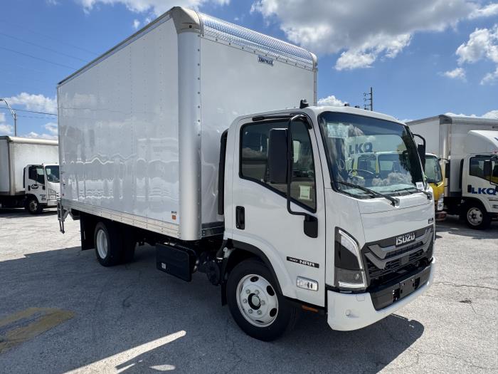 2025 Isuzu NRR-10