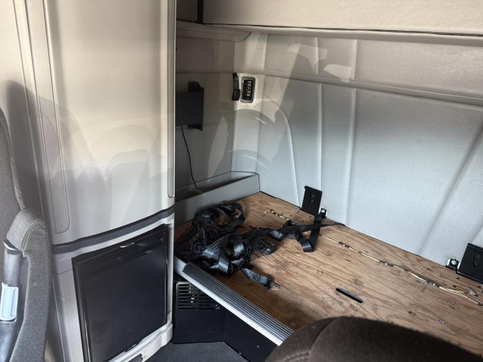 2021 Peterbilt 579-6