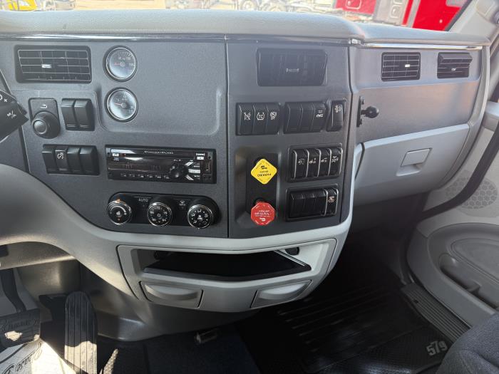 2021 Peterbilt 579-3