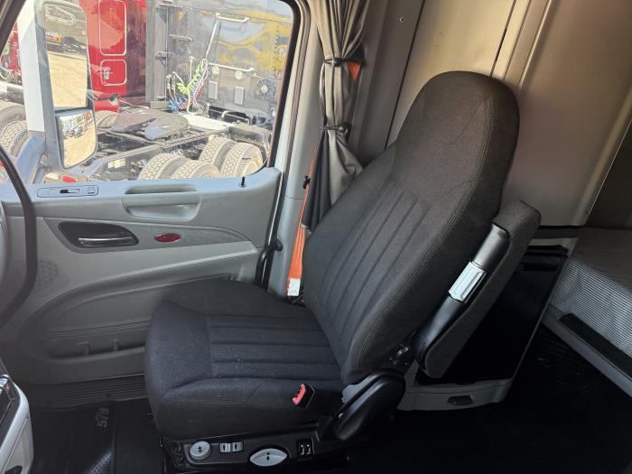 2021 Peterbilt 579-4