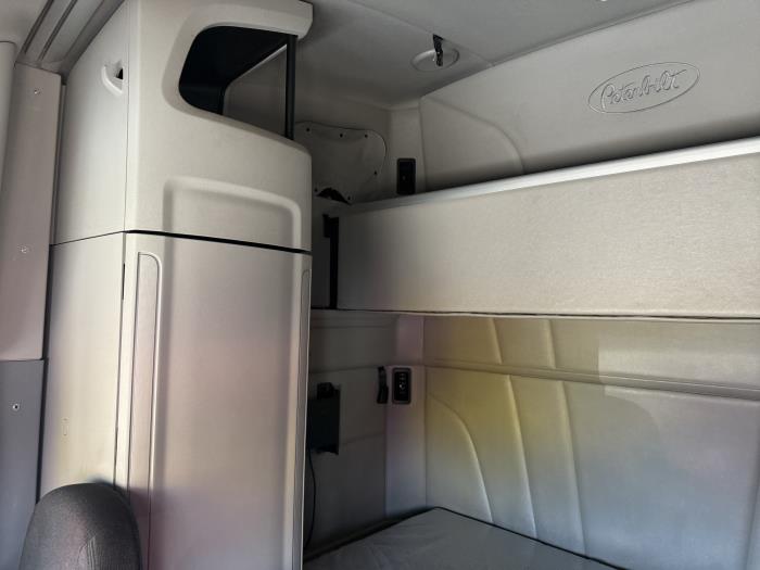2021 Peterbilt 579-5
