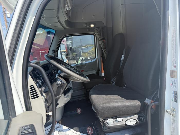 2021 Peterbilt 579-9