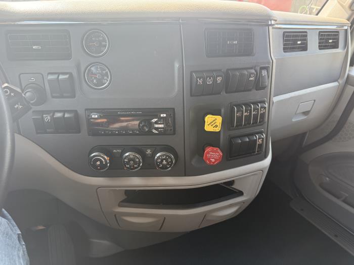 2021 Peterbilt 579-5