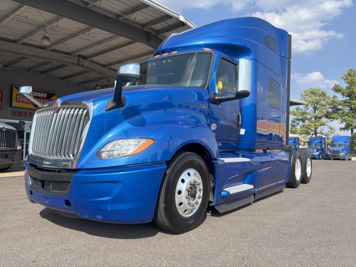 2020 International LT625 LT photo 3