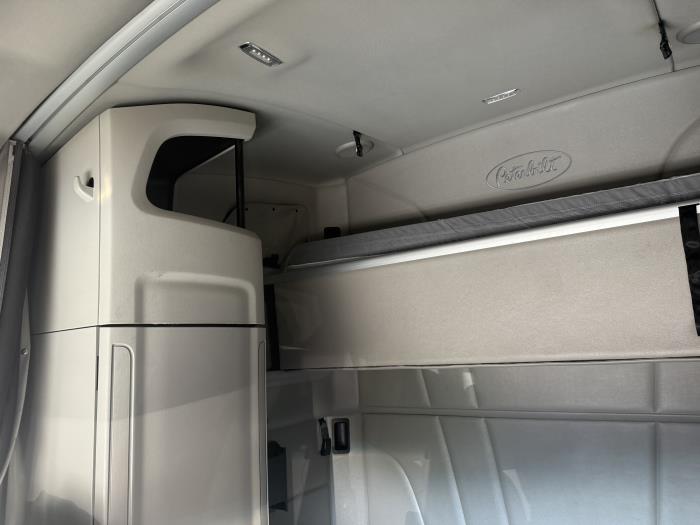2021 Peterbilt 579-6