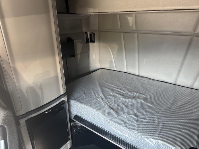 2021 Peterbilt 579-7