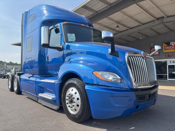 2020 International LT625-8