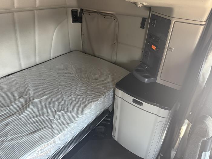 2021 Peterbilt 579-10