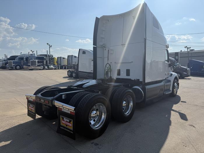 2021 Peterbilt 579-15