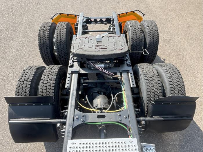 2020 International LT625-25