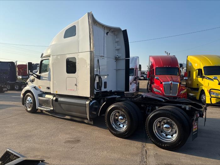 2021 Peterbilt 579-9