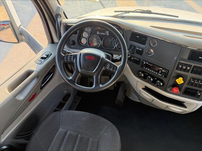 2021 Peterbilt 579-13