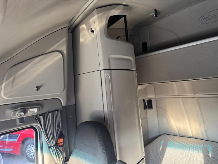 2021 Peterbilt 579-14