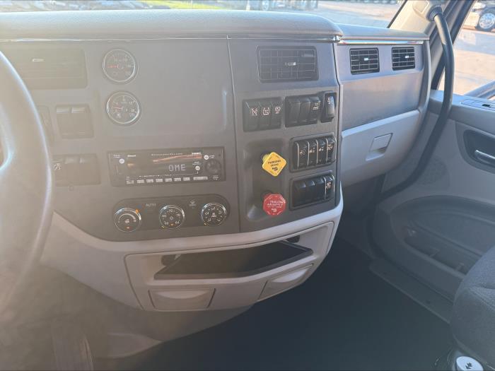 2021 Peterbilt 579-15