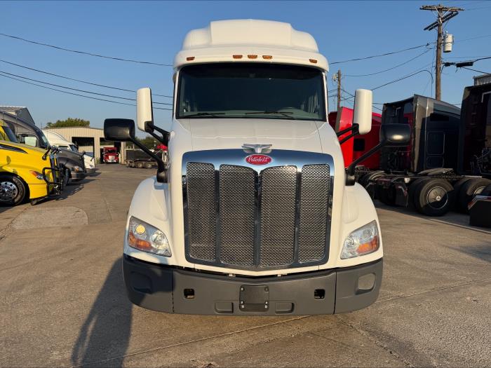 2021 Peterbilt 579-17
