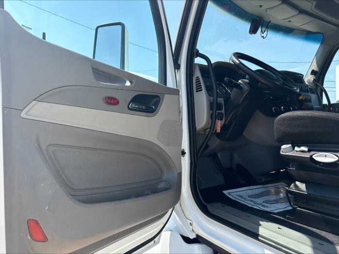 2021 Peterbilt 579-2