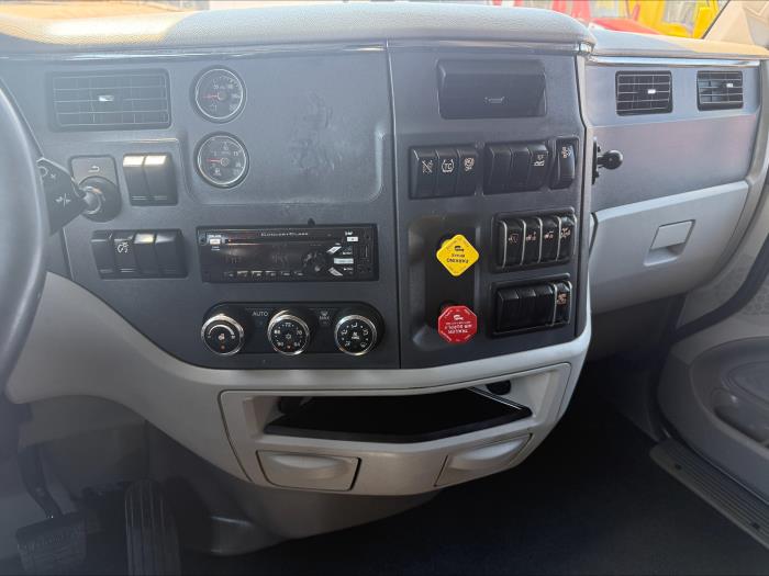 2021 Peterbilt 579-10