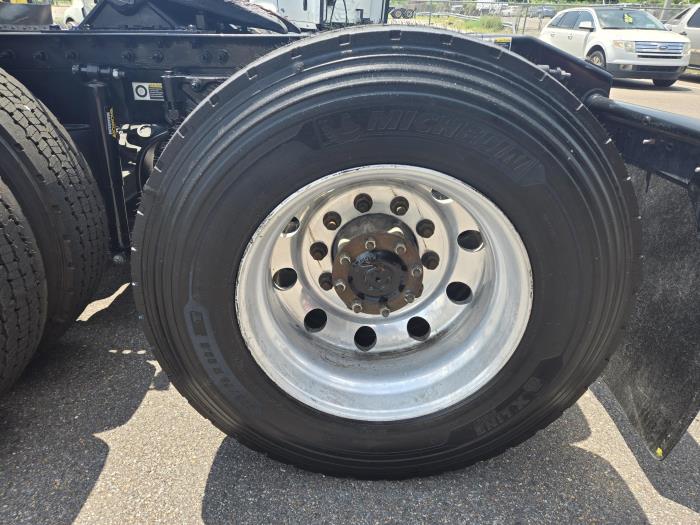 2022 Peterbilt 579-4