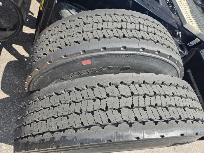 2022 Peterbilt 579-18