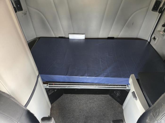 2022 Peterbilt 579-21