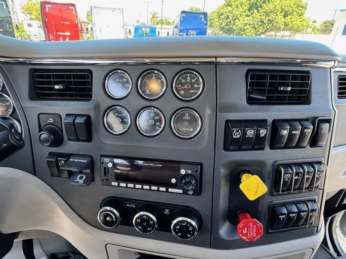 2022 Peterbilt 567-17