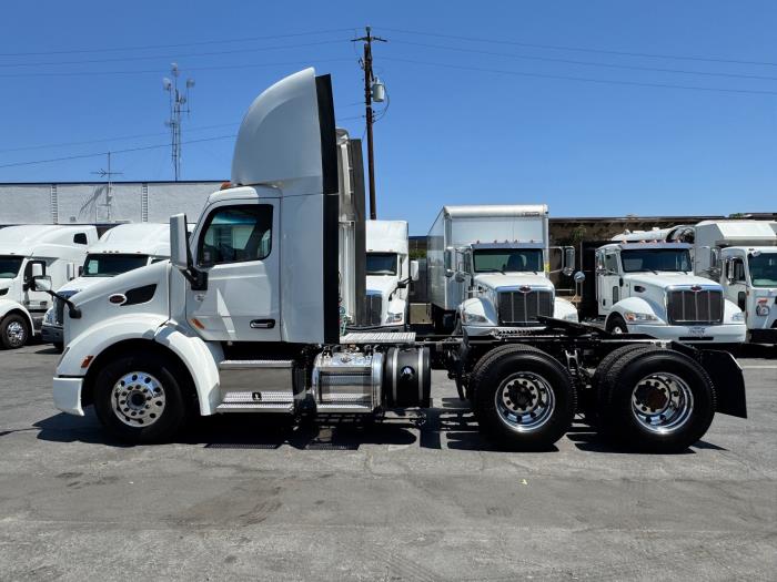 2020 Peterbilt 579-8
