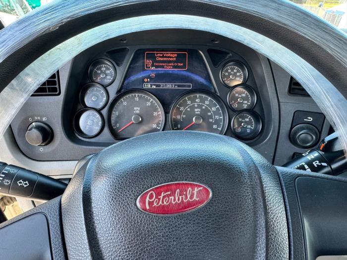 2020 Peterbilt 579-12