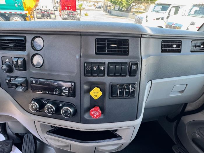 2020 Peterbilt 579-13