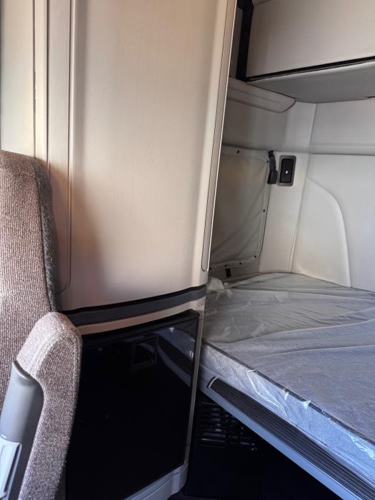 2024 Peterbilt 579-13