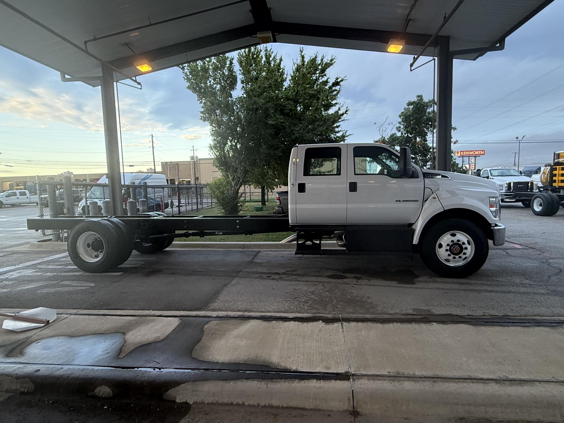 2026 Ford F-750 Crew Cab DRW 4x2 Cab Chassis for sale #1950184 - photo 4