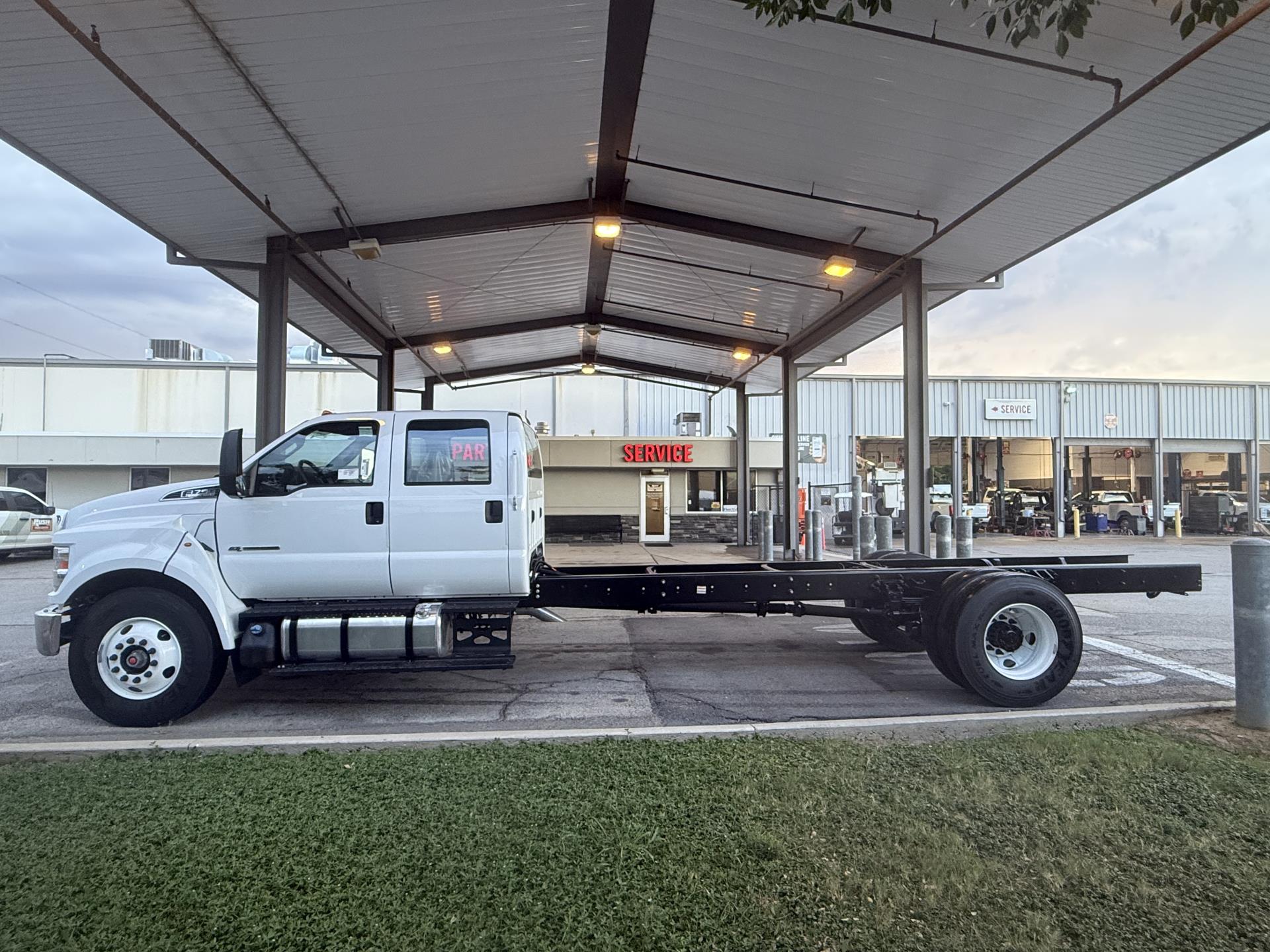 2026 Ford F-750 Crew Cab DRW 4x2 Cab Chassis for sale #1950184 - photo 14