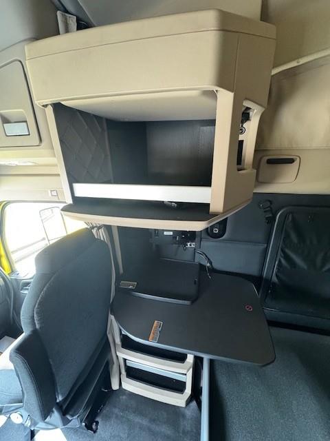 2023 Kenworth T680-25